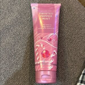 Bath & Body Works Twisted Peppermint Body Cream - Pink and White
